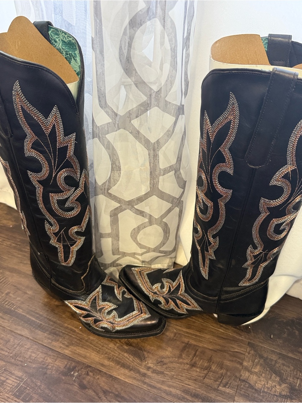 Black Leather Embroidered Western Cowboy Boots size 8 - Picture 6 of 9